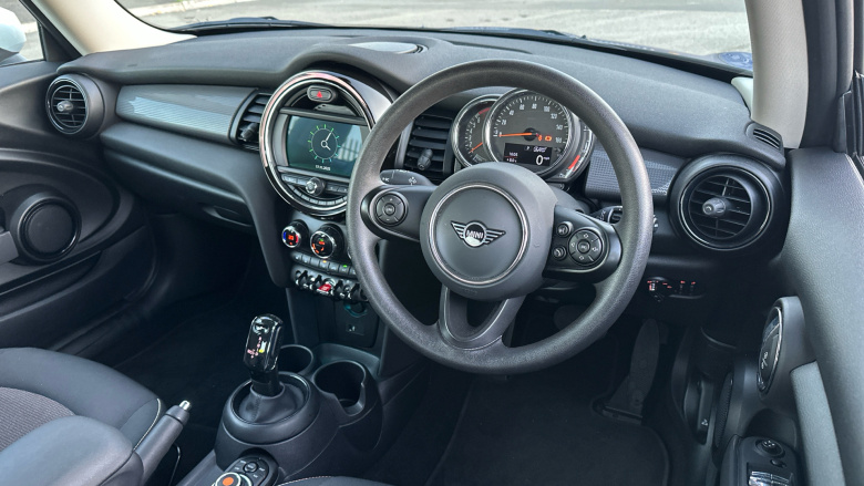 MINI Hatchback 1.5 Cooper Classic II 3dr Petrol Hatchback